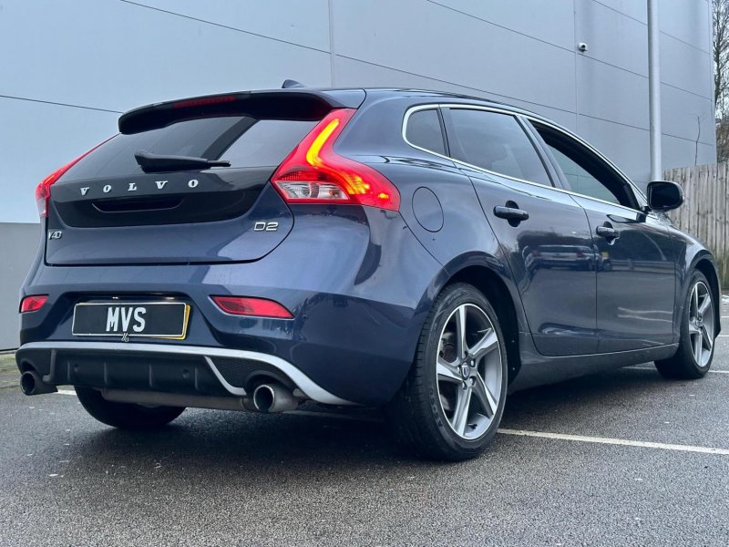 VOLVO V40
