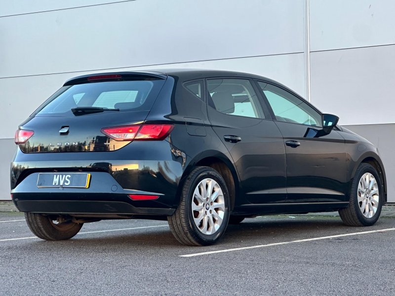 SEAT LEON