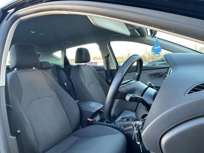 SEAT LEON