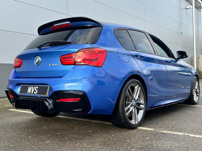 BMW 1 SERIES