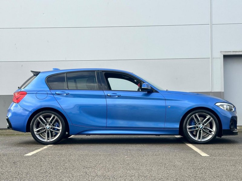 BMW 1 SERIES