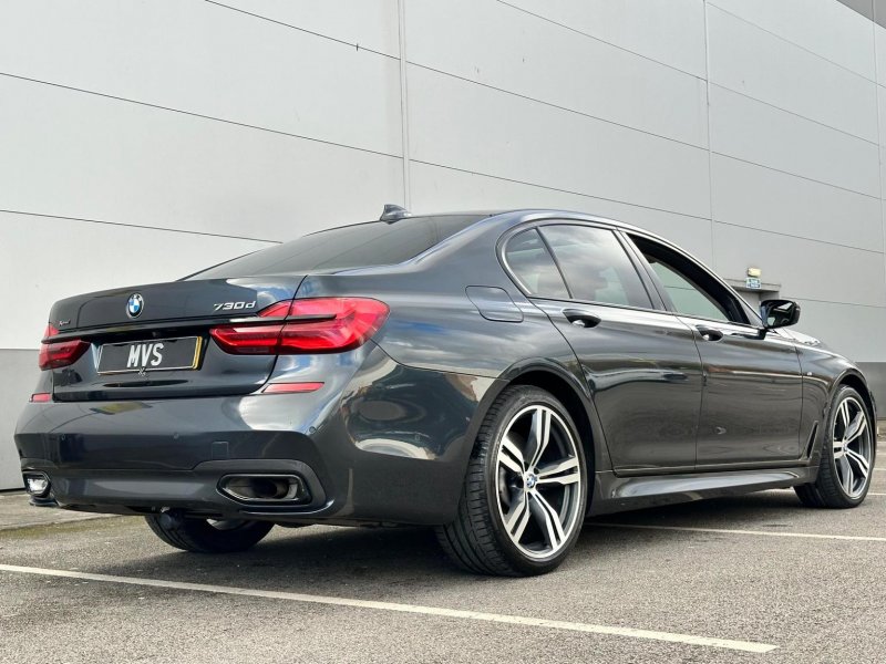 BMW 7 SERIES