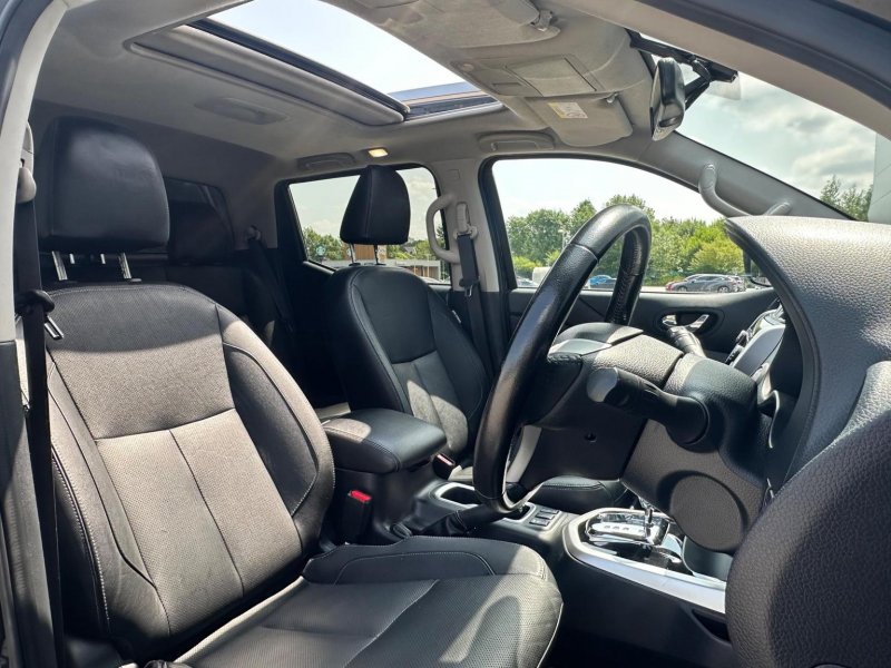 NISSAN NAVARA