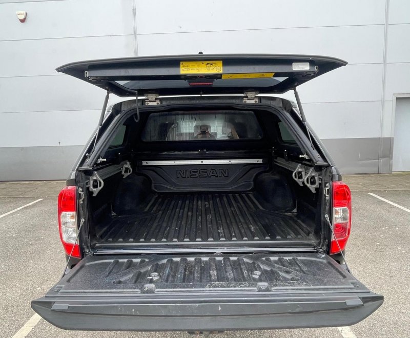 NISSAN NAVARA