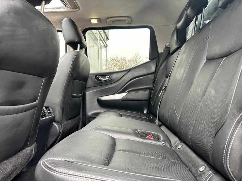 NISSAN NAVARA