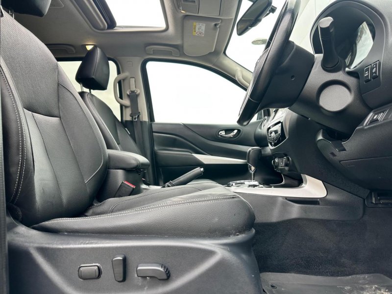 NISSAN NAVARA