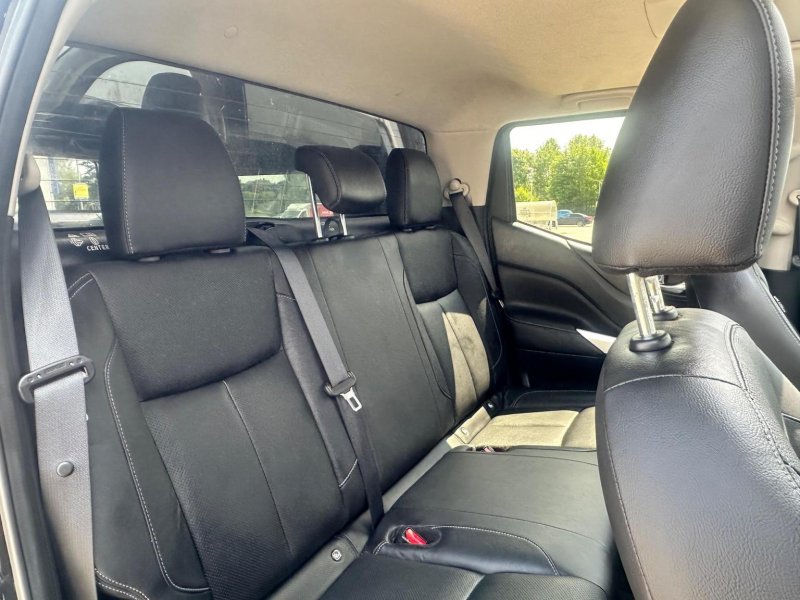 NISSAN NAVARA