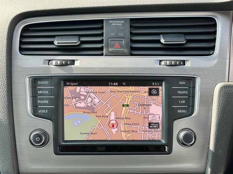 VOLKSWAGEN GOLF