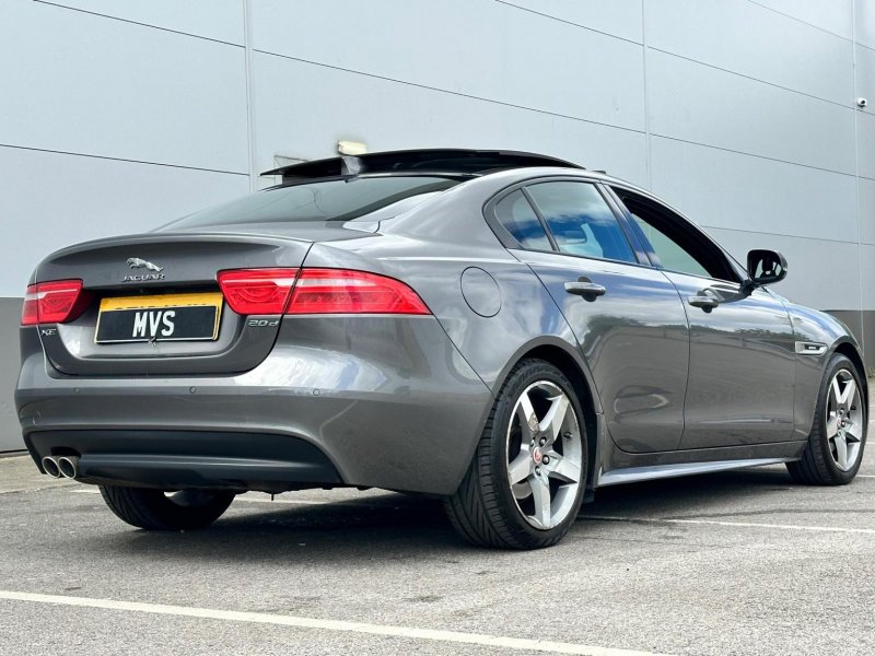JAGUAR XE