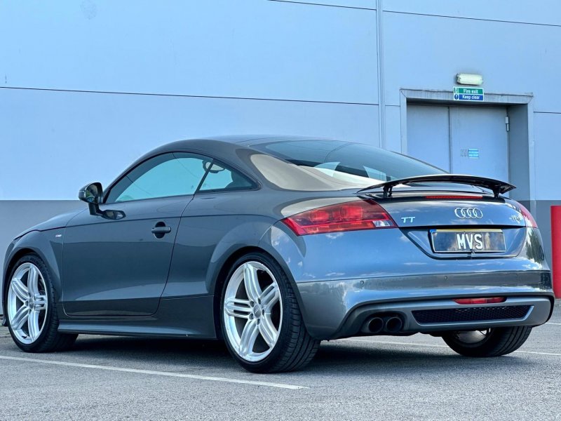 AUDI TT