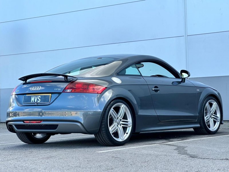 AUDI TT