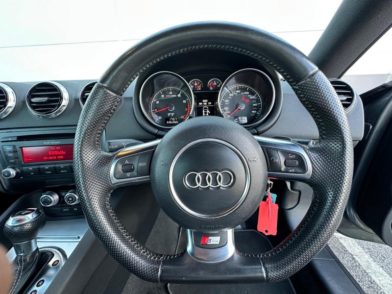 AUDI TT