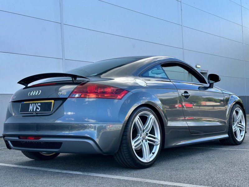 AUDI TT