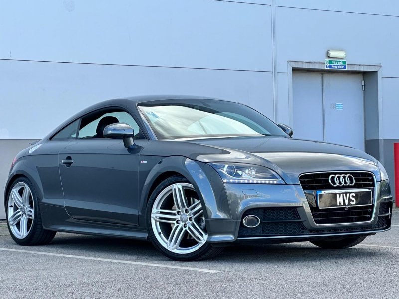 AUDI TT