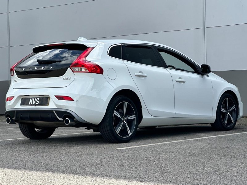 VOLVO V40