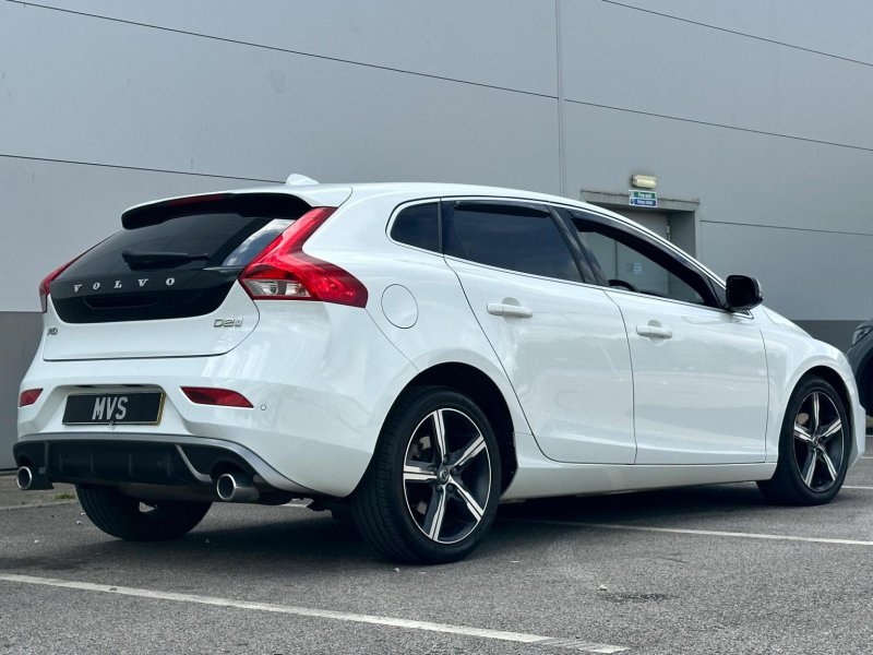 VOLVO V40